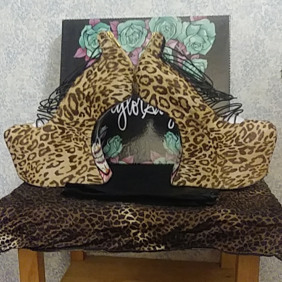 NIB TaylorSays Leopard Pumps - Picture 2 of 8